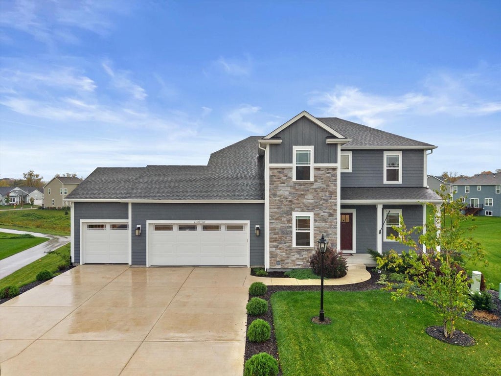 Photo of W227N7909 Tamarack COURT, Sussex, WI 53089 (MLS # 1983386)