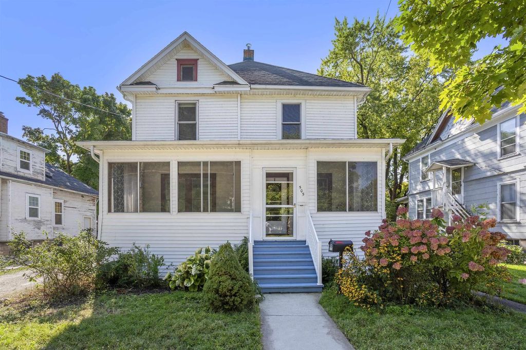 Photo of 505 E Forest AVENUE, Neenah, WI 54956 (MLS # 50315944)