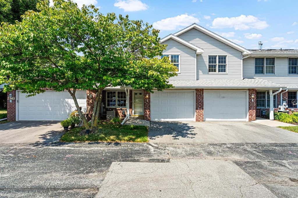 Photo of 2563 Telluride #L TRAIL, Green Bay, WI 54313 (MLS # 50330387)