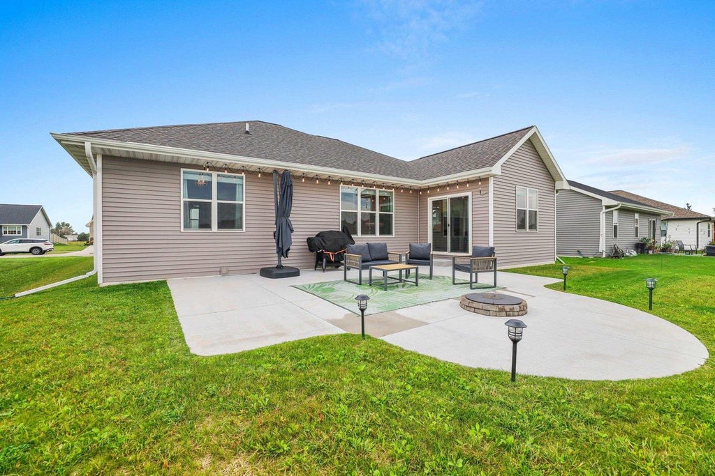 Photo of W6529 E Steamboat LANE, Appleton, WI 54115 (MLS # 50332473)