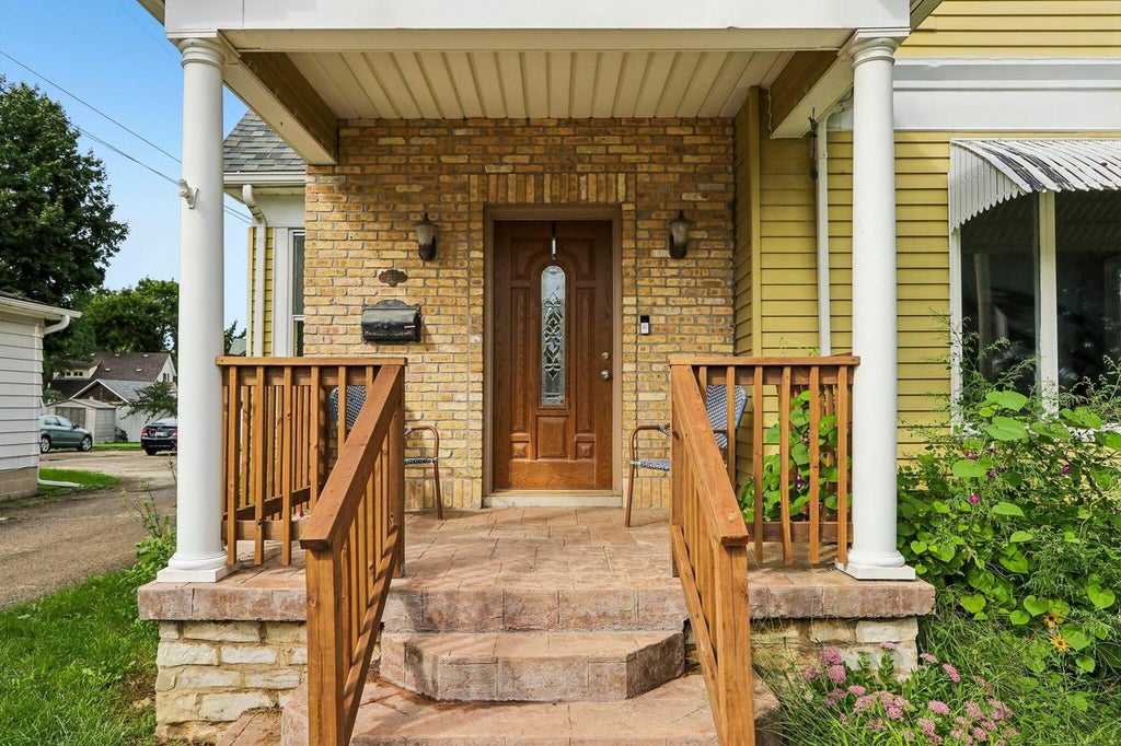 Photo of 200 W State STREET, Burlington, WI 53105 (MLS # 1981017)