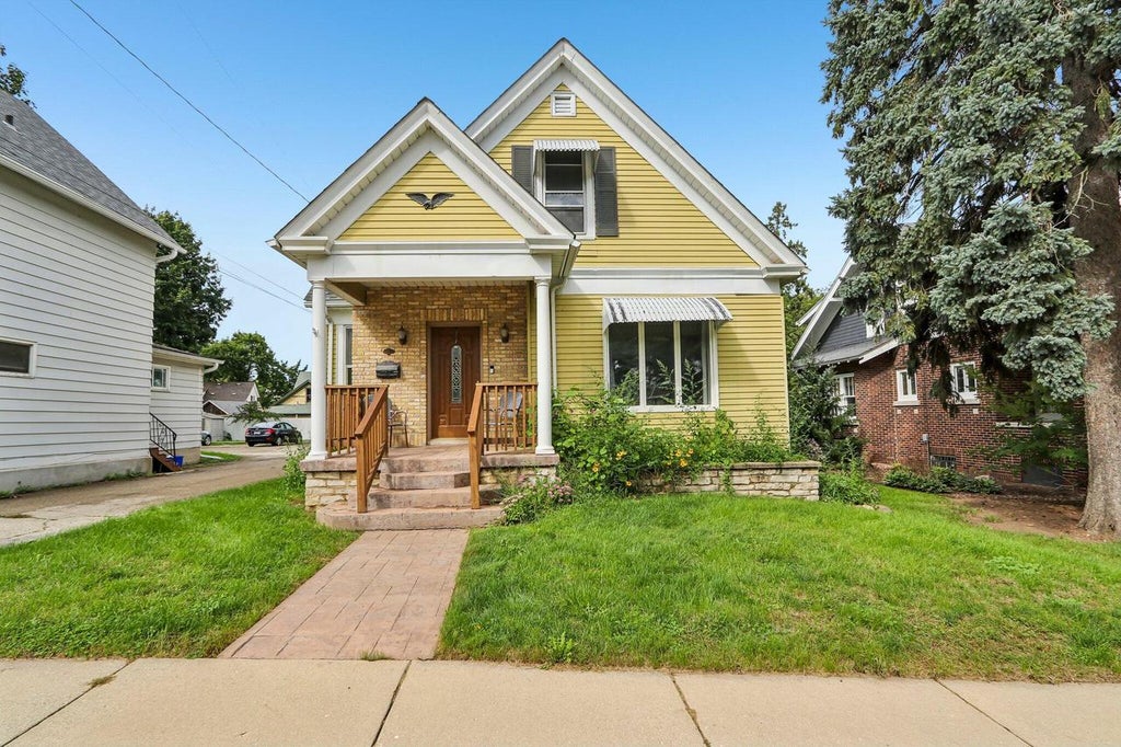 Photo of 200 W State STREET, Burlington, WI 53105 (MLS # 1981017)