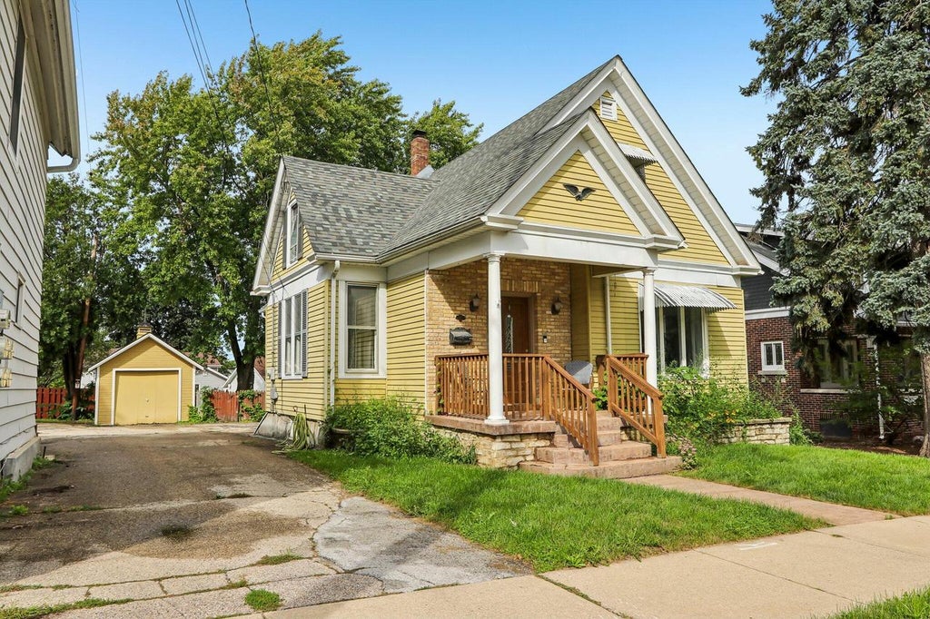 Photo of 200 W State STREET, Burlington, WI 53105 (MLS # 1981017)