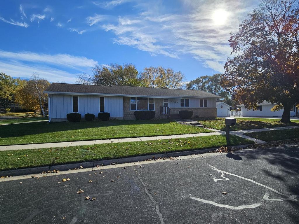 Photo of 1305 Endl BOULEVARD, Fort Atkinson, WI 53538 (MLS # 1943632)