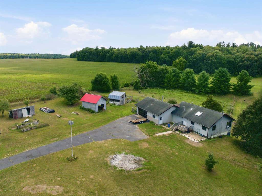 Photo of 1129 Gem DRIVE, Wisconsin Dells, WI 53965 (MLS # 2031074)