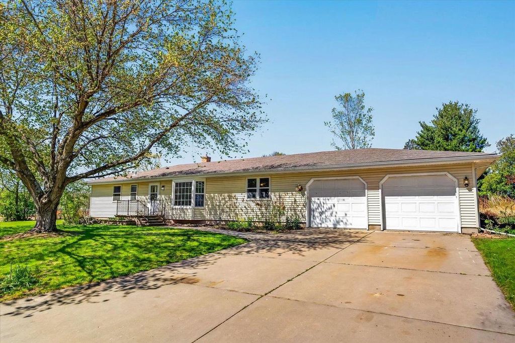 Photo of 3003 Marvin COURT, Cross Plains, WI 53528 (MLS # 2022762)