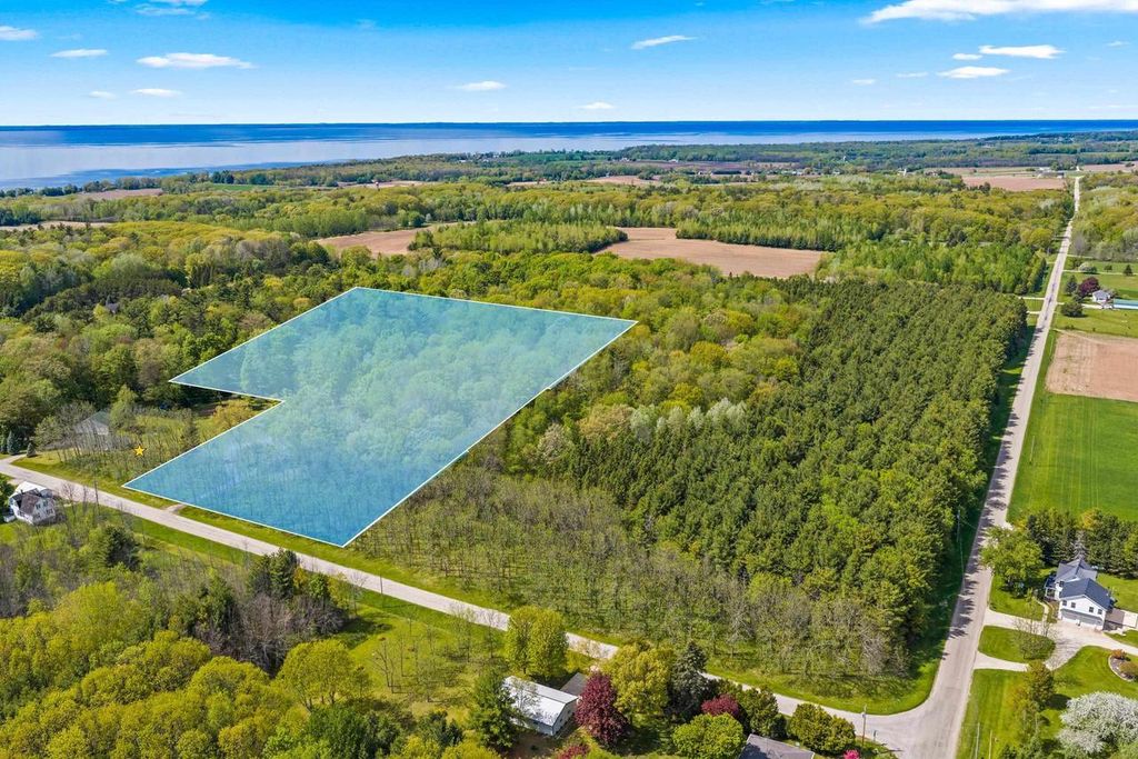 Photo of Cedar ROAD, Luxemburg, WI 54217 (MLS # 50325983)