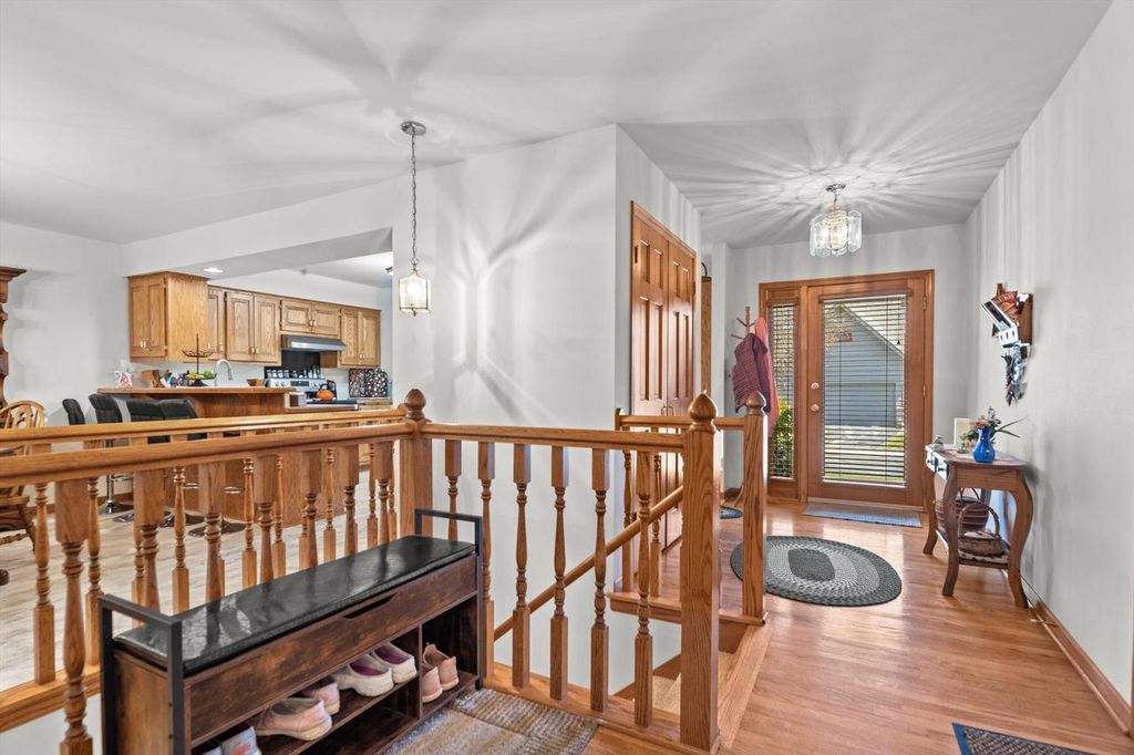 Photo of 308 King William COURT SOUTH COURT S, Waukesha, WI 53186 (MLS # 1954569)