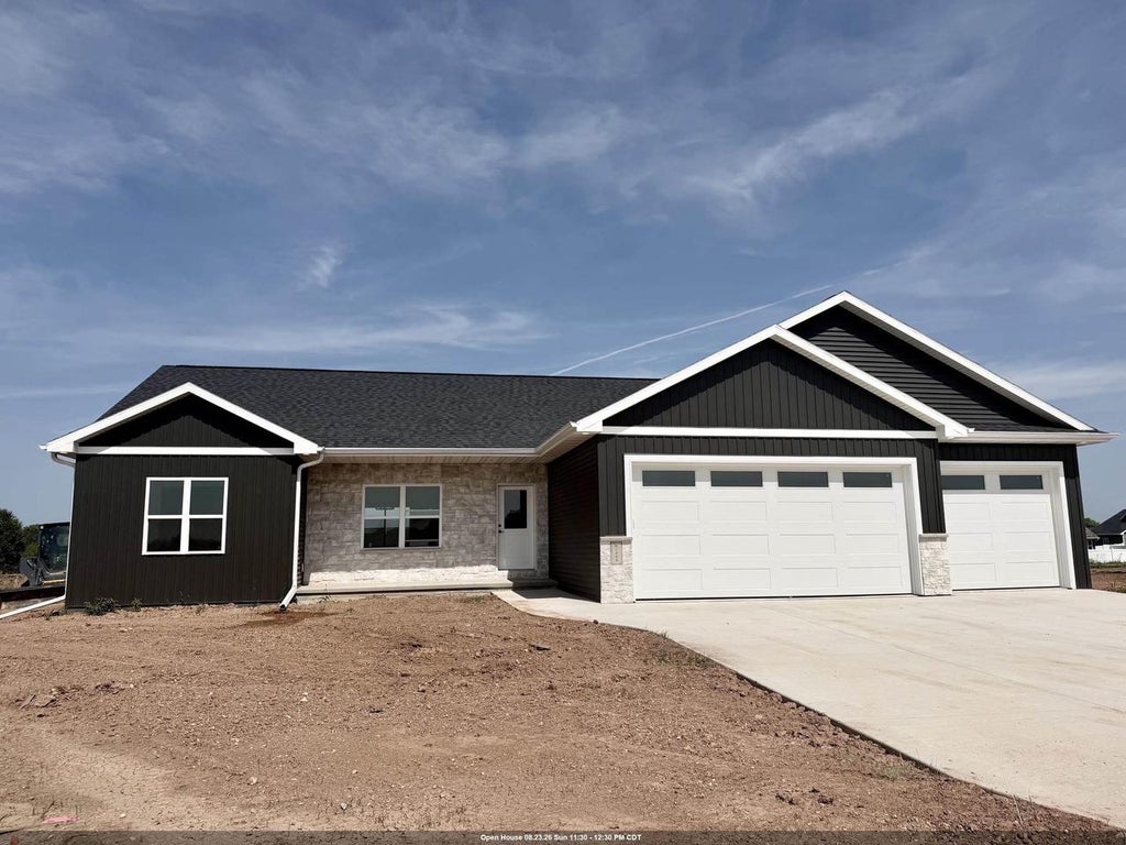 Photo of W5668 Tonys WAY, Appleton, WI 54915 (MLS # 50330179)