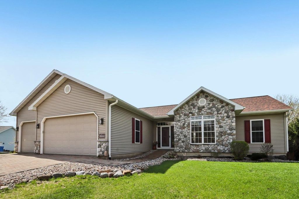 Photo of 4644 Pierceville ROAD, Cottage Grove, WI 53527 (MLS # 2021198)