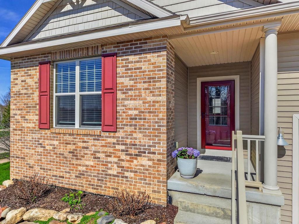 Photo of 9801 Hawks Nest DRIVE, Verona, WI 53593 (MLS # 2020692)