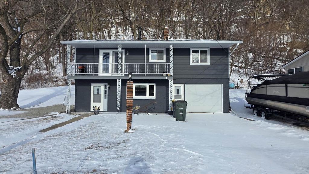 Photo of 641 Bluff STREET, Cassville, WI 53806 (MLS # 2015427)