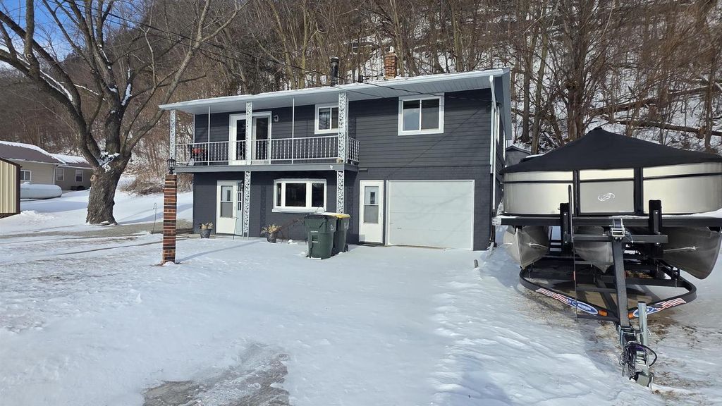 Photo of 641 Bluff STREET, Cassville, WI 53806 (MLS # 2015427)