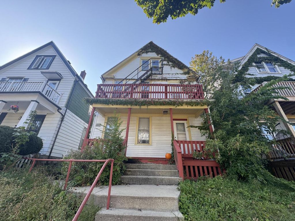 Photo of 2951 N Fratney STREET, Milwaukee, WI 53212 (MLS # 1939747)
