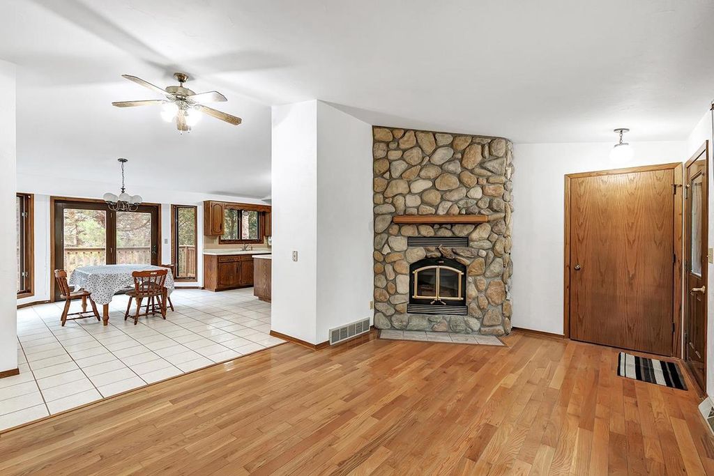 Photo of 2462 Bluestone PLACE, Green Bay, WI 54311 (MLS # 50322265)