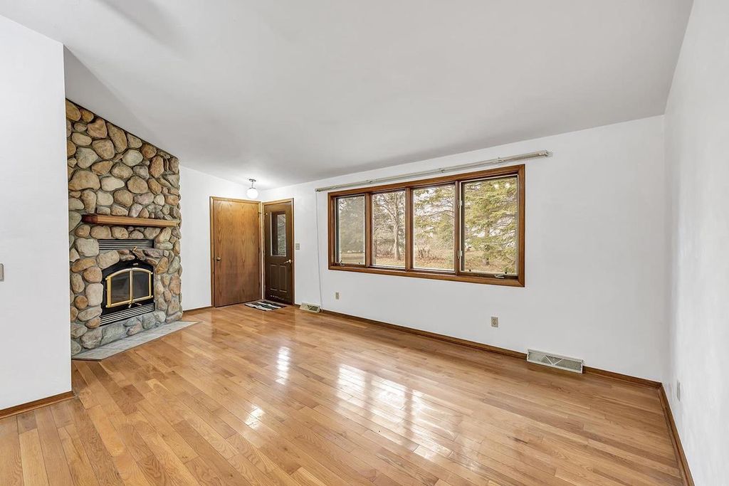 Photo of 2462 Bluestone PLACE, Green Bay, WI 54311 (MLS # 50322265)