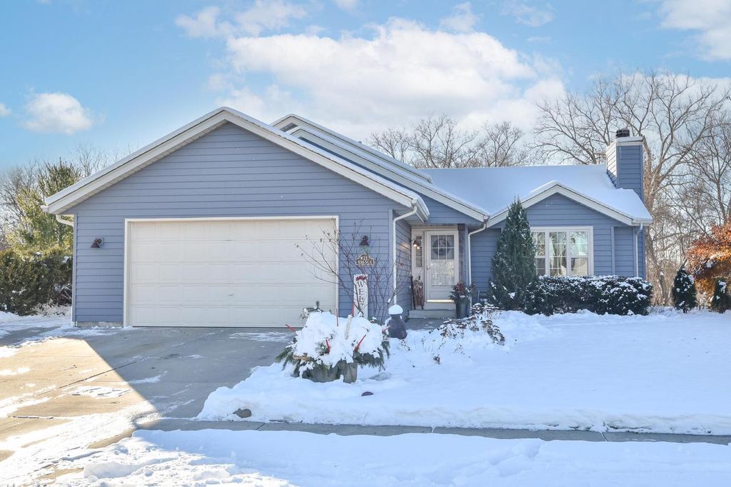 Photo of W213N16501 Glen Brooke DRIVE, Jackson, WI 53037 (MLS # 1944648)
