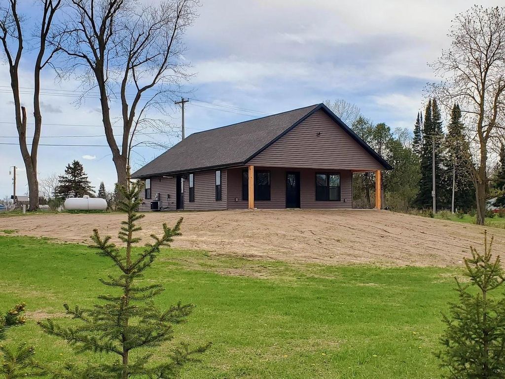 Photo of 247 E Madison STREET, Clintonville, WI 54929 (MLS # 50324450)