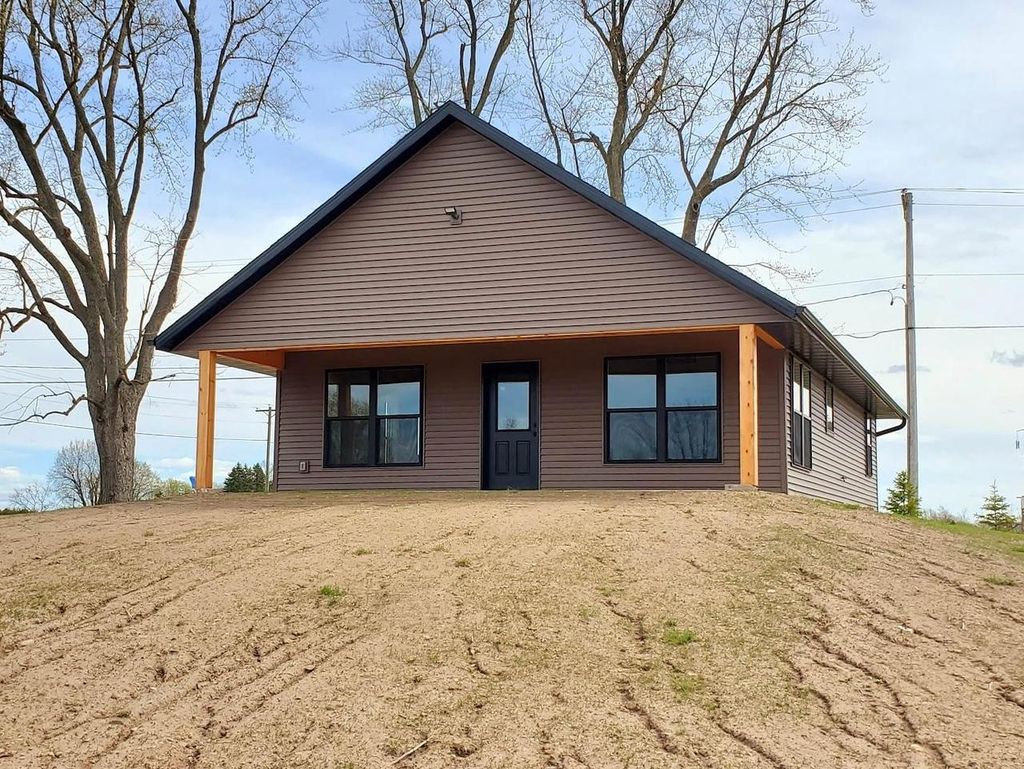 Photo of 247 E Madison STREET, Clintonville, WI 54929 (MLS # 50324450)