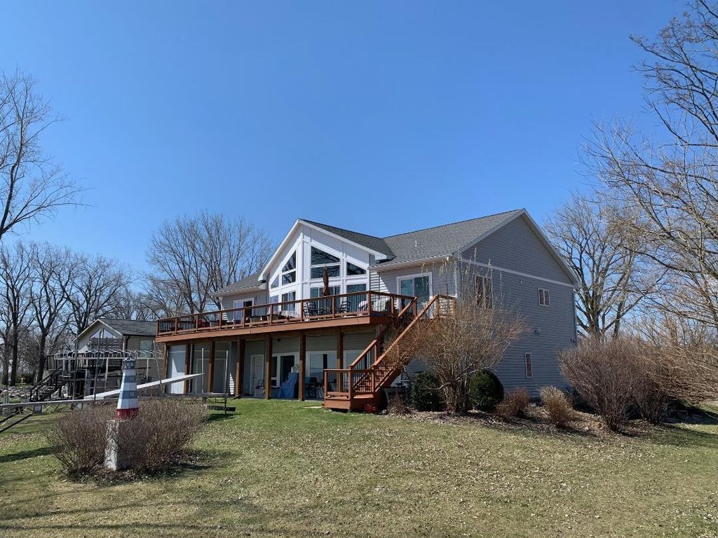 Photo of 534 Resort ROAD, Suamico, WI 54173 (MLS # 50323723)