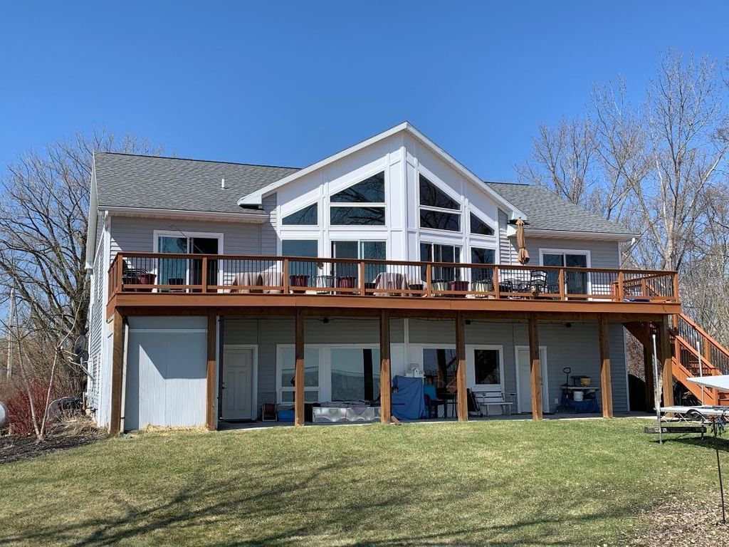 Photo of 534 Resort ROAD, Suamico, WI 54173 (MLS # 50323723)