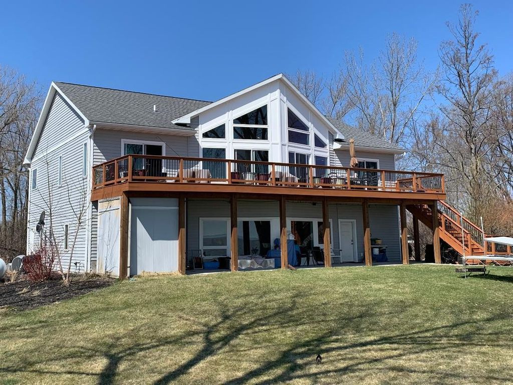 Photo of 534 Resort ROAD, Suamico, WI 54173 (MLS # 50323723)