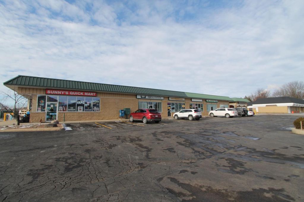 Photo of 1220 Janesville AVENUE, Fort Atkinson, WI 53538 (MLS # 1947628)