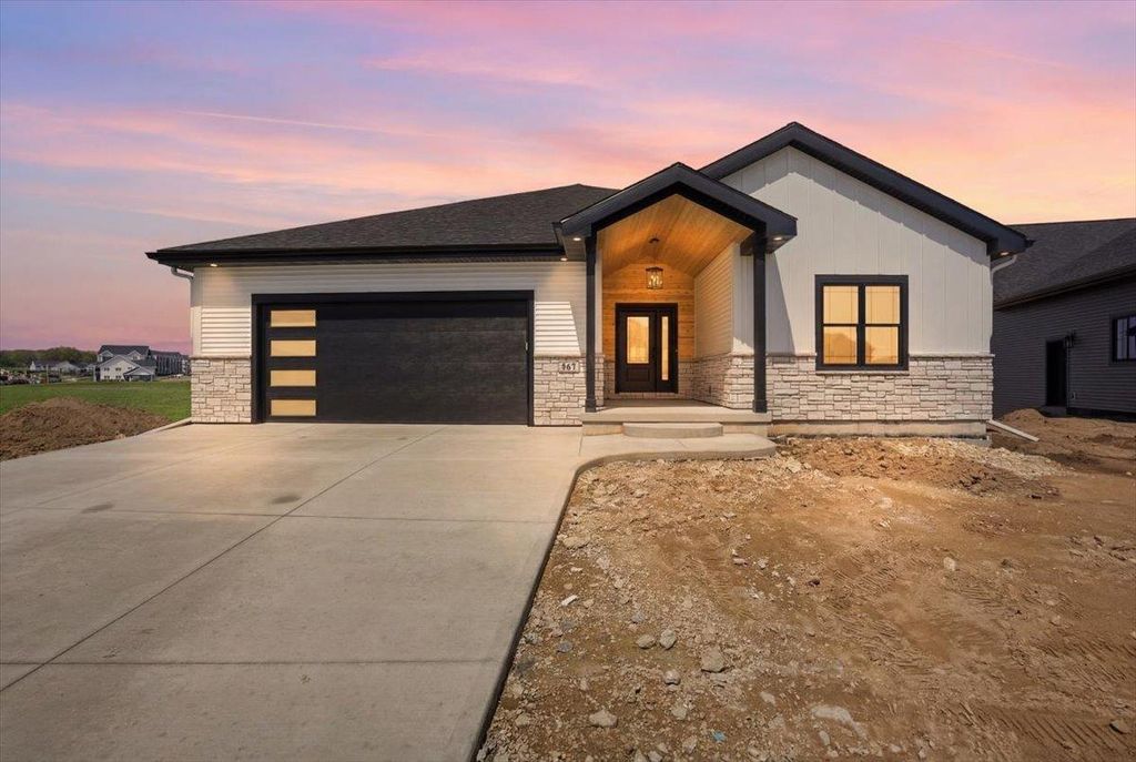 Photo of 567 Morning Cove CIRCLE, Verona, WI 53593 (MLS # 2020434)
