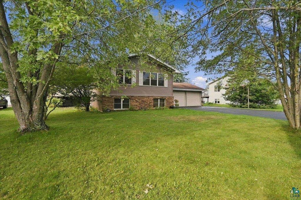 Photo of 2010 E 10th STREET, Superior, WI 54880 (MLS # 6128076)