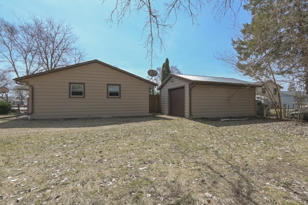 Photo of 1024 Edgewood DRIVE, Green Bay, WI 54311 (MLS # 50322985)