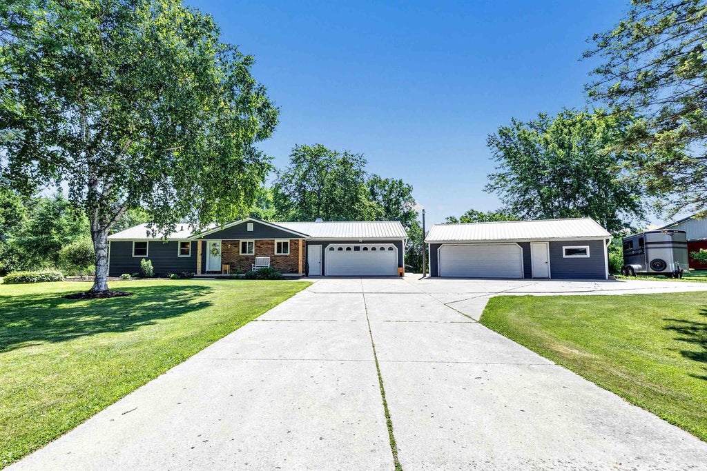 Photo of 7345 Lemke DRIVE, Greenleaf, WI 54126 (MLS # 50328645)