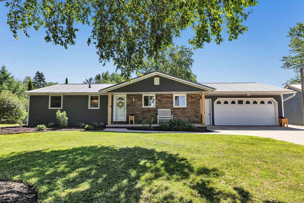 Photo of 7345 Lemke DRIVE, Greenleaf, WI 54126 (MLS # 50328645)