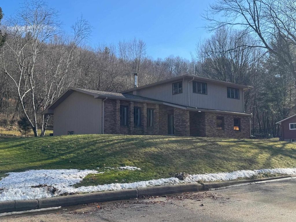 Photo of 715 S Cairns AVENUE, Richland Center, WI 53581 (MLS # 2014698)