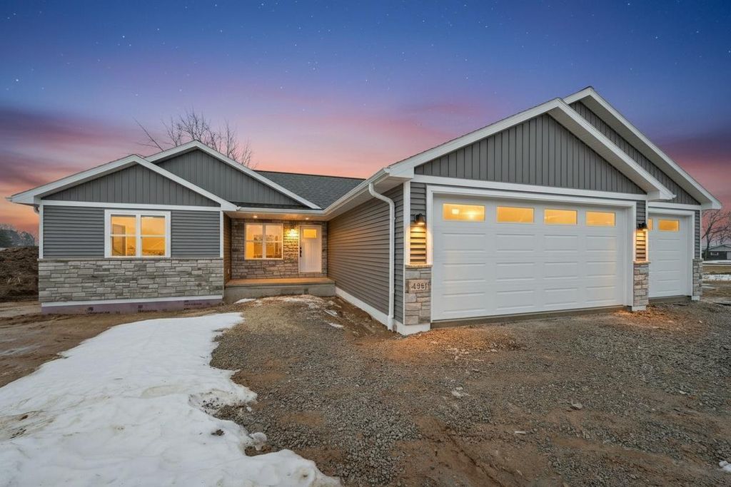 Photo of 4981 Water Mint COURT, Green Bay, WI 54313 (MLS # 50322818)