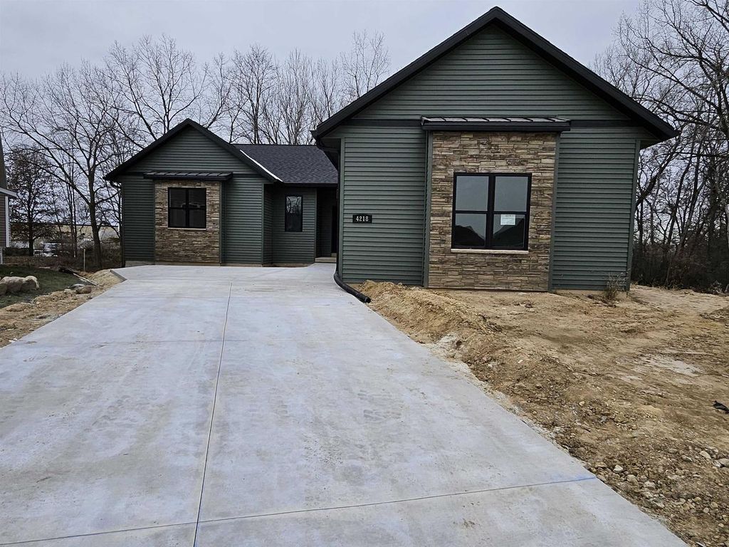 Photo of 2612 Dorn DRIVE, Portage, WI 53901 (MLS # 2012863)