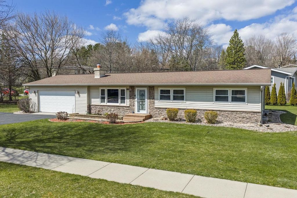 Photo of 835 12th STREET, Baraboo, WI 53913 (MLS # 2020515)