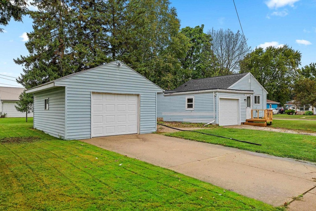 Photo of 1105 W Grant STREET, Appleton, WI 54914 (MLS # 50332431)