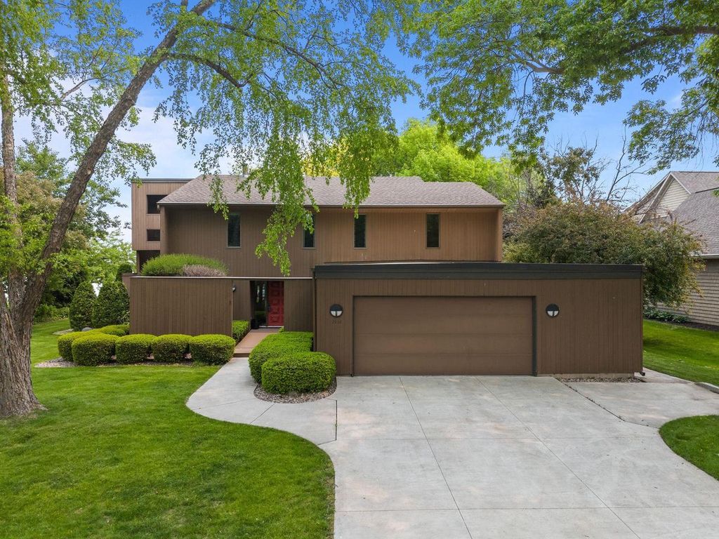 Photo of 2136 White Swan DRIVE, Oshkosh, WI 54901 (MLS # 50320737)