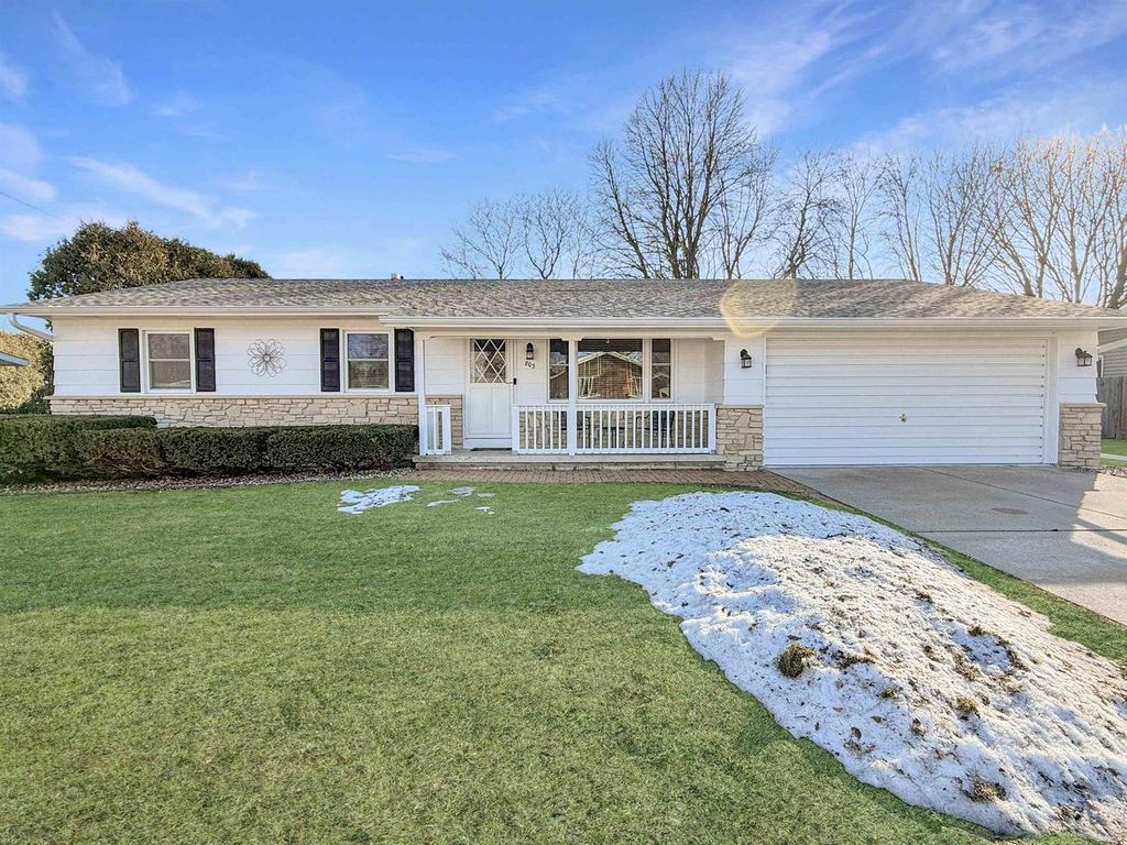 Photo of 803 Viola AVENUE, Oshkosh, WI 54901 (MLS # 50321862)