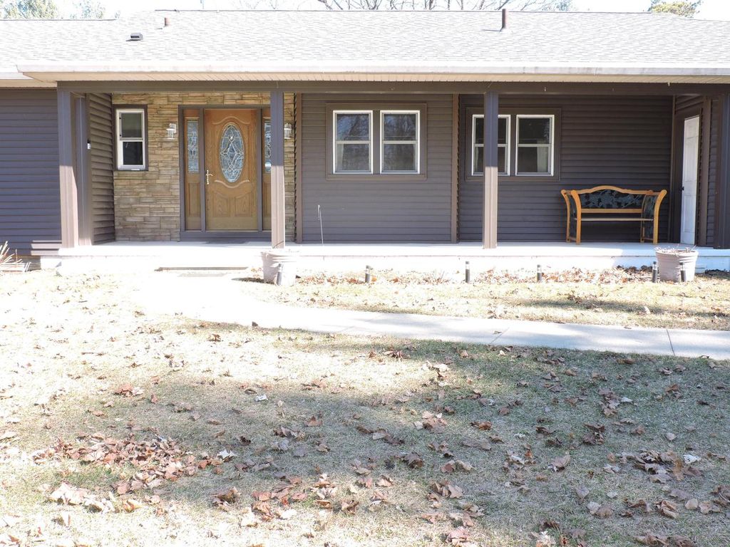 Photo of 1227 S Main STREET, Fort Atkinson, WI 53538 (MLS # 1953151)