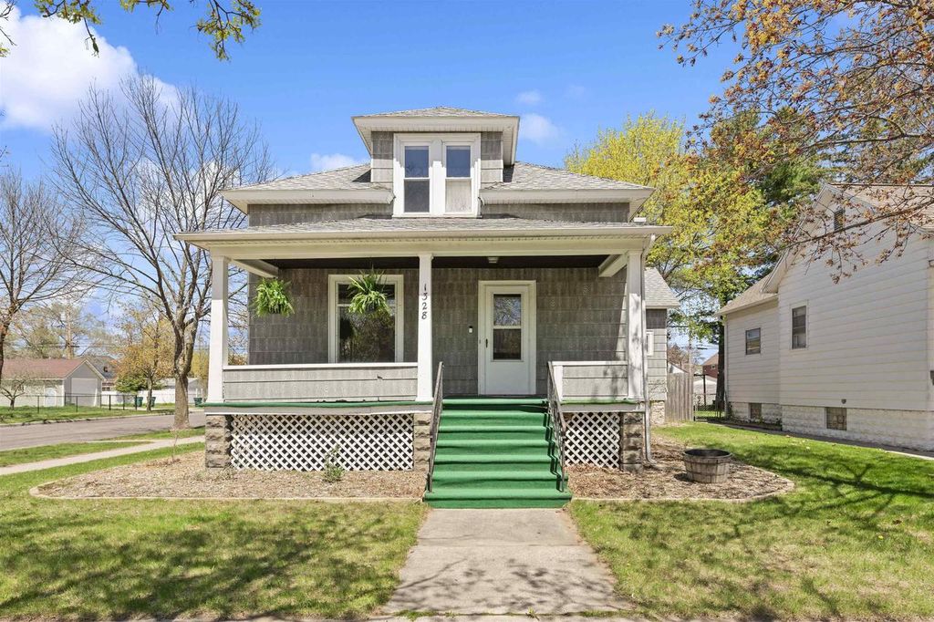 Photo of 1328 10th STREET, Marinette, WI 54143 (MLS # 50325286)