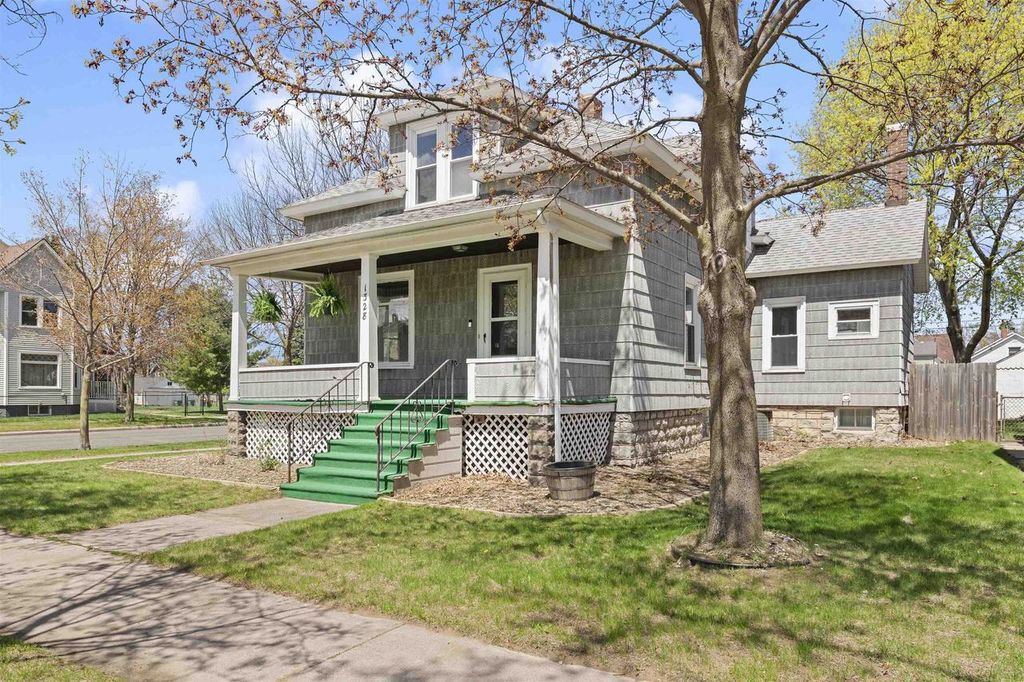 Photo of 1328 10th STREET, Marinette, WI 54143 (MLS # 50325286)