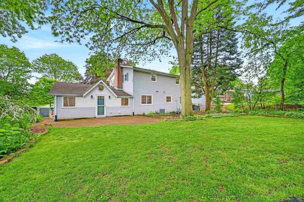 Photo of 1710 WICKLOW WAY, Madison, WI 53711 (MLS # 2021340)