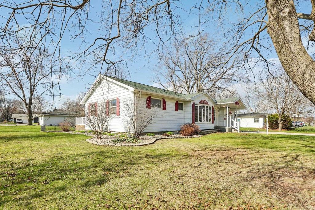 Photo of 933 Mulberry STREET, Lake Mills, WI 53551 (MLS # 2020426)