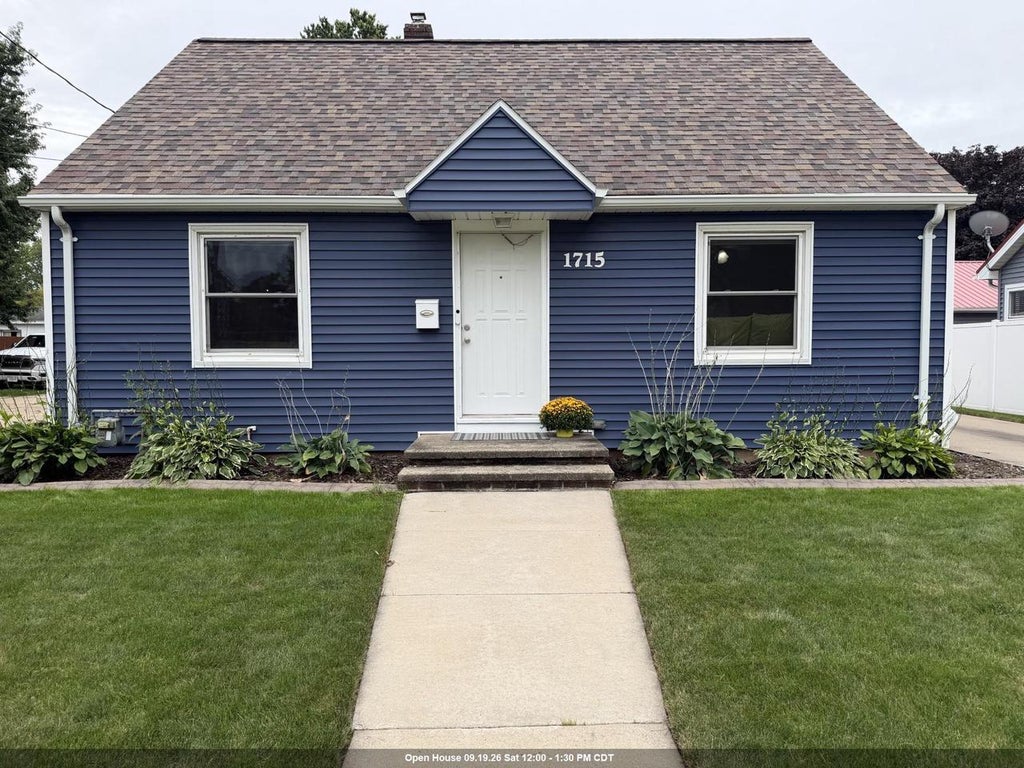 Photo of 1715 E College AVENUE, Appleton, WI 54915 (MLS # 50332956)