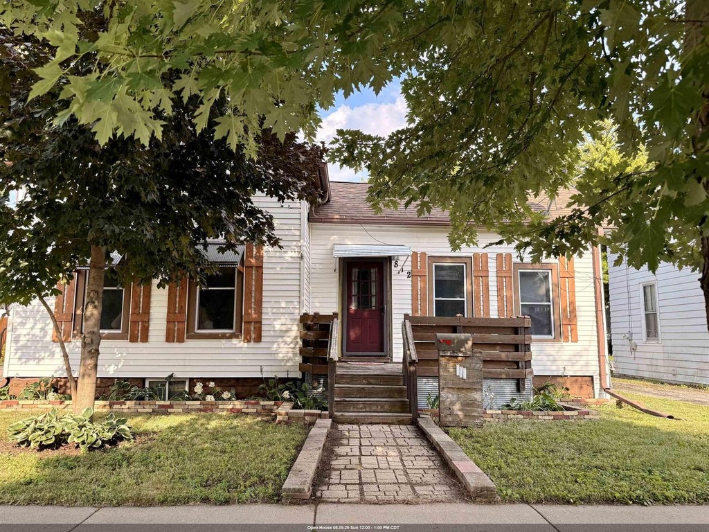 Photo of 812 Mt Vernon STREET, Oshkosh, WI 54901 (MLS # 50330582)