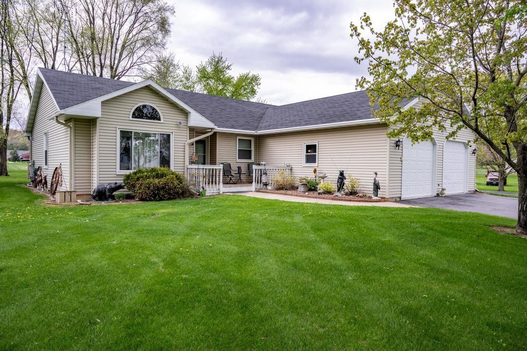 Photo of E6649 Fawn Valley DRIVE, Reedsburg, WI 53959 (MLS # 2022713)