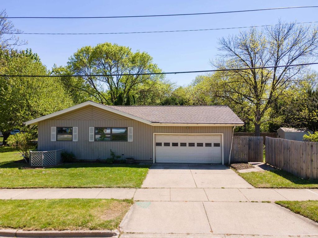 Photo of 2002 Rae LANE, Madison, WI 53711 (MLS # 2019923)