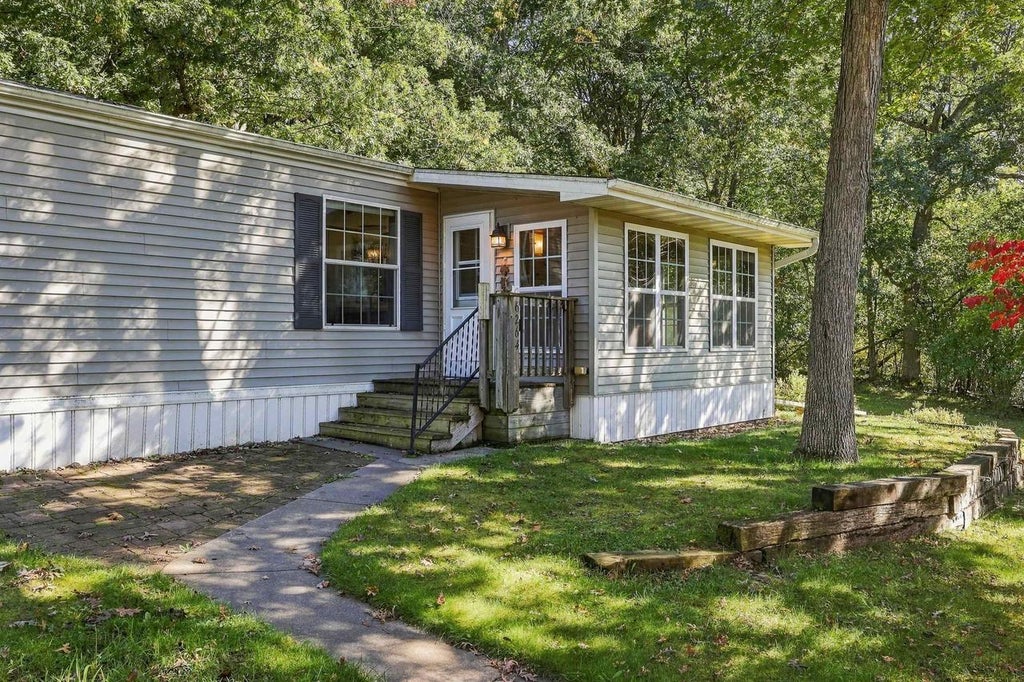 Photo of W6264 S Norway Hills LANE, Wautoma, WI 54982 (MLS # 22604931)