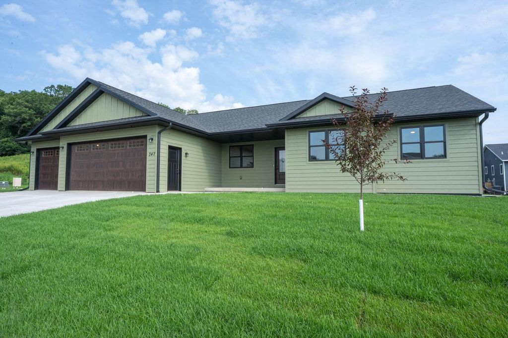 Photo of 347 Southern DRIVE, Holmen, WI 54636 (MLS # 1941610)